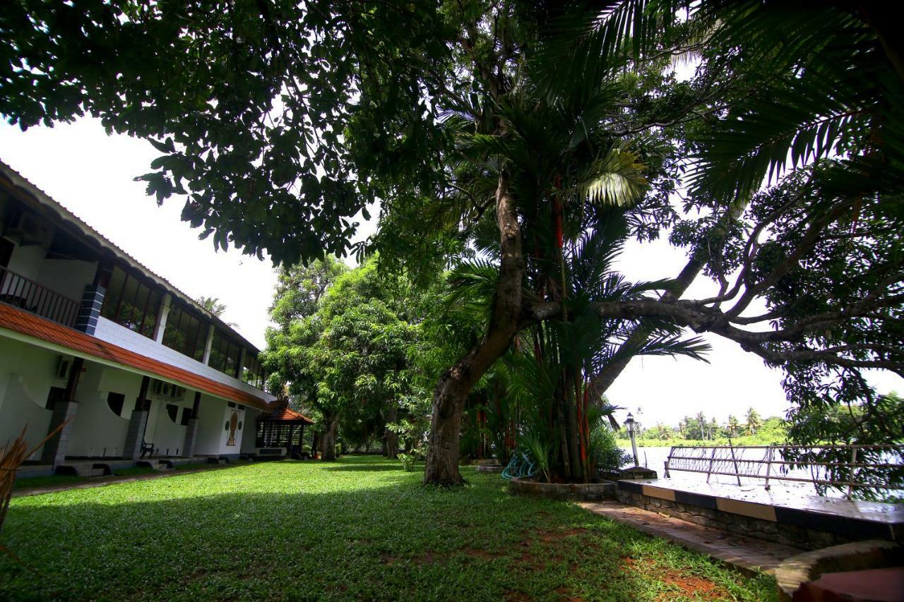 Green Palace Ayurveda Resort, Alleppey Alappuzha Ngoại thất bức ảnh